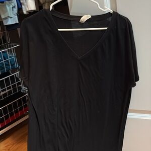 bella + canvas flowy vneck